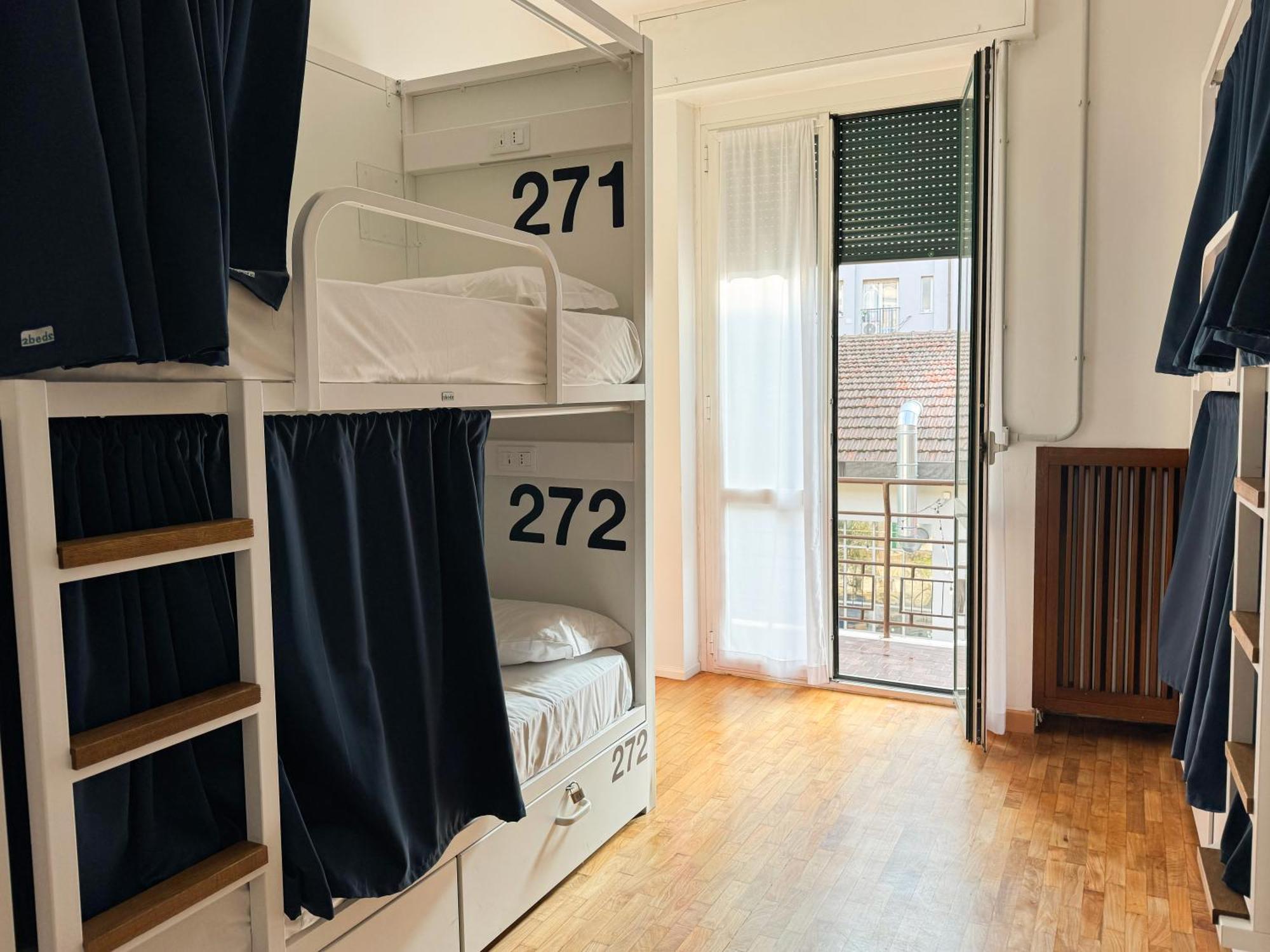 Bovisa Urban Garden Hostel - Milan — Photos 1